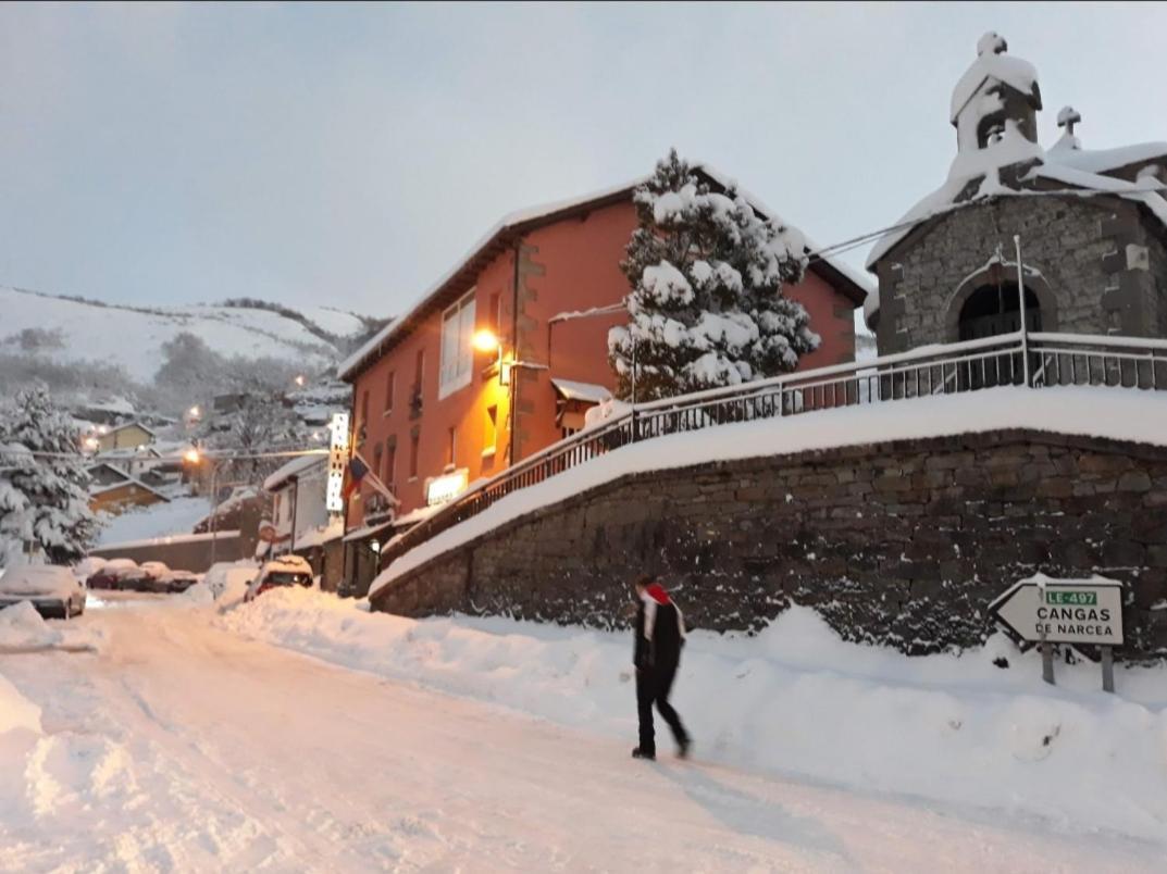 Apartahotel Portal De Leon Caboalles de Abajo Zewnętrze zdjęcie